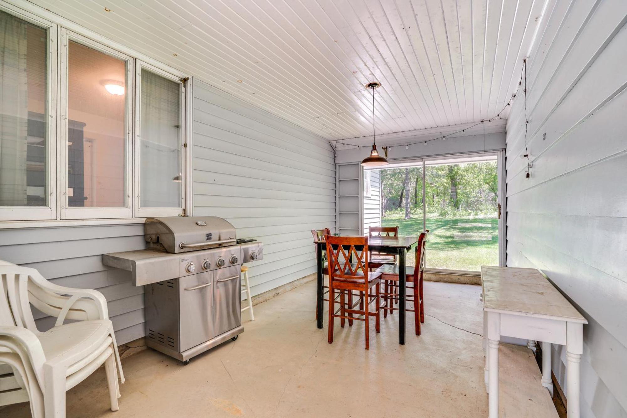 Lakeside Litchfield Home With Patio And Gas Grill! المظهر الخارجي الصورة
