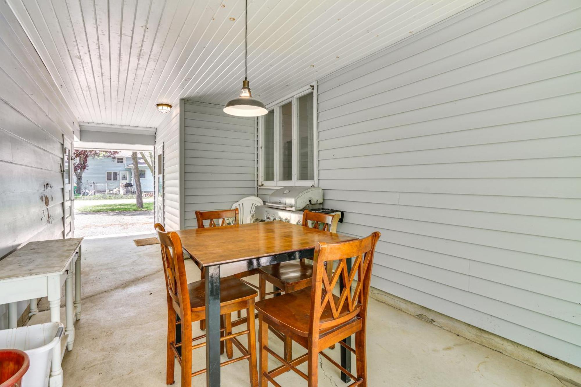Lakeside Litchfield Home With Patio And Gas Grill! المظهر الخارجي الصورة