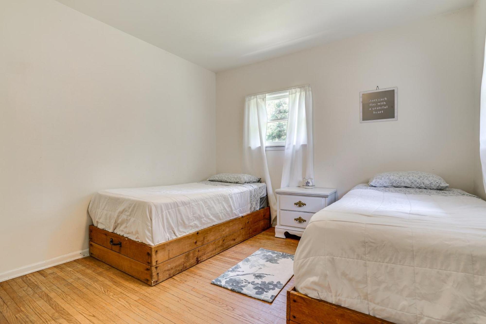 Lakeside Litchfield Home With Patio And Gas Grill! المظهر الخارجي الصورة