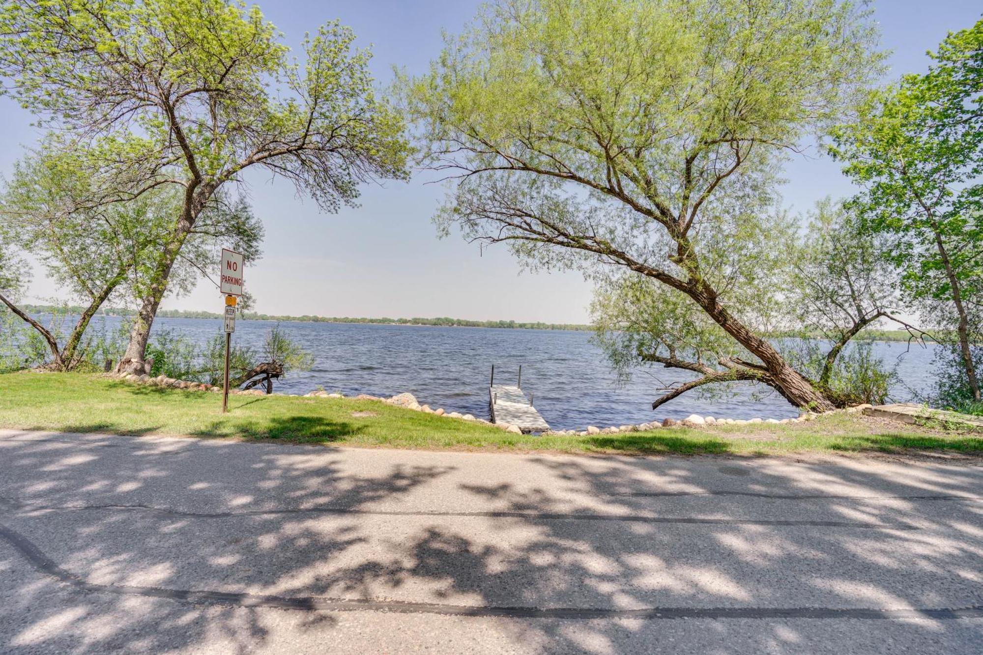 Lakeside Litchfield Home With Patio And Gas Grill! المظهر الخارجي الصورة