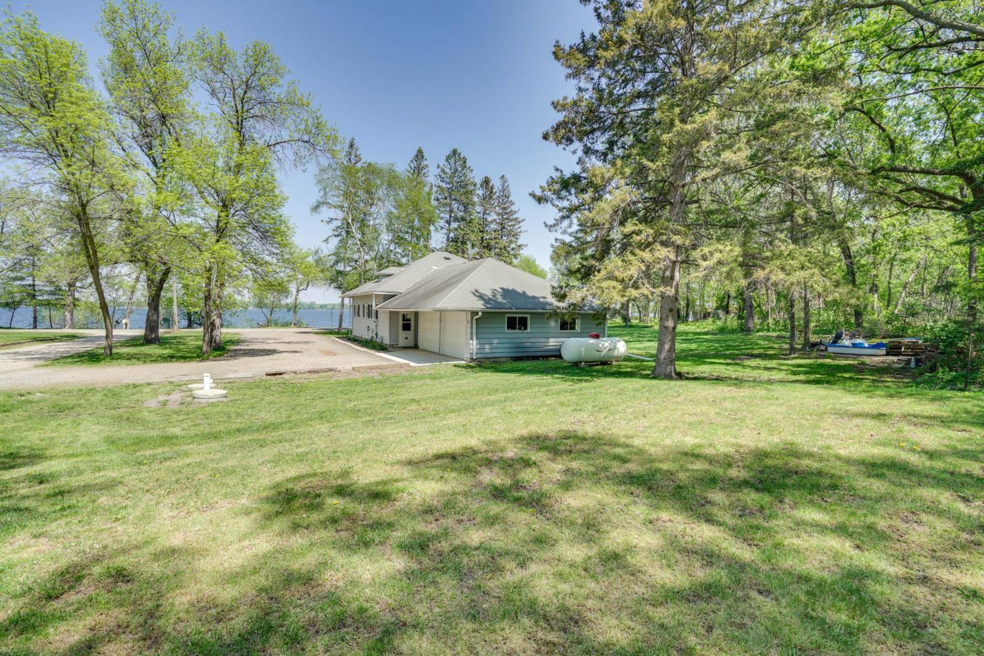 Lakeside Litchfield Home With Patio And Gas Grill! المظهر الخارجي الصورة