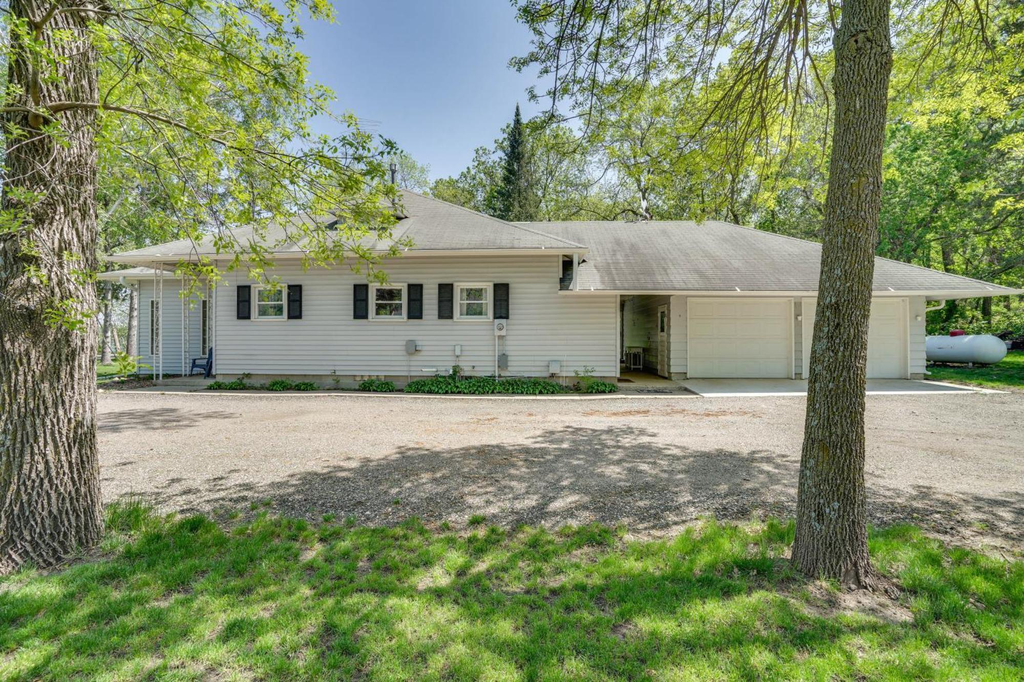 Lakeside Litchfield Home With Patio And Gas Grill! المظهر الخارجي الصورة